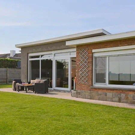 Huswell - Bungalow With Garden At 5 Minutes From The Beach * De Haan