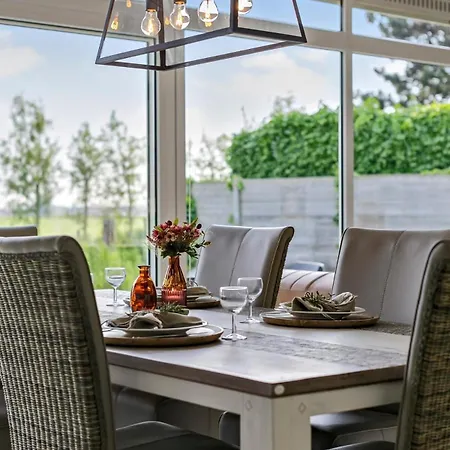 Huswell - Bungalow With Garden At 5 Minutes From The Beach De Haan